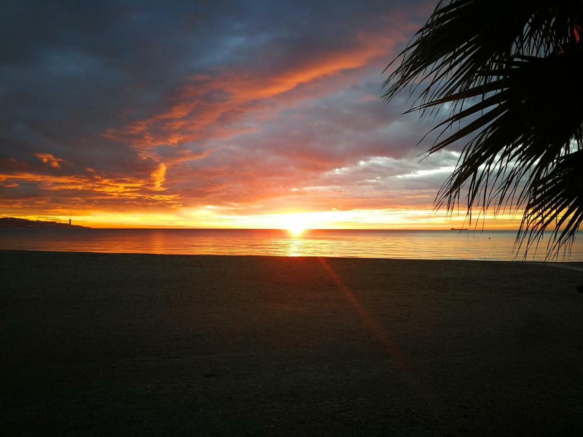 Apartamento Lujo Frente Al Mar Centro De Málaga Exteriör bild